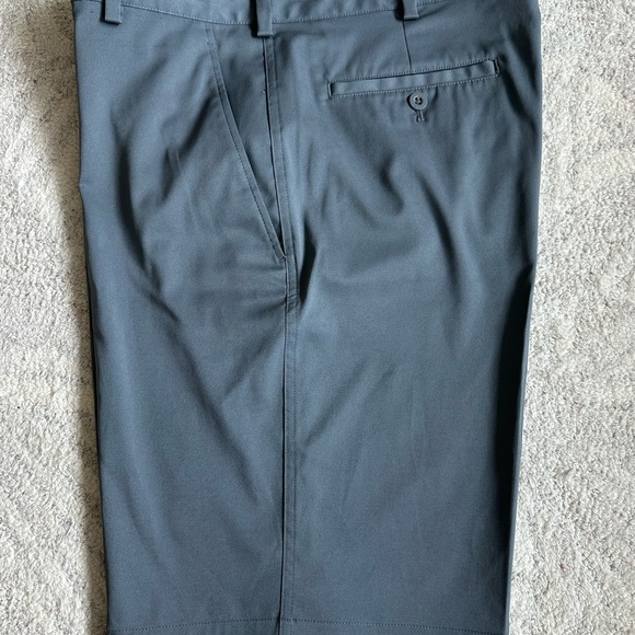 Nike Gray Athletic Shorts Lightweight and Tailored - Picture 4 of 6